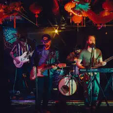 Ouve Medoc, vê vídeos de música, lê a biografia, vê as datas da digressão e muito mais!