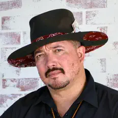 Poslechněte si interpreta J. Cruz, sledujte hudební videa, přečtěte si životopis, podívejte se na data turné a další informace.