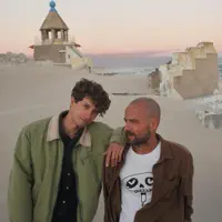 Ascolta undefined, guarda video musicali, leggi la biografia, vedi le date del tour & altro!