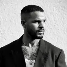 Ouça Javier Columbié, assista a videoclipes, leia a biografia, veja as datas das turnês e mais!