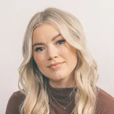 聆聽 Kassidy Coulter、觀看音樂影片、閱讀小傳、查看巡演日期等！