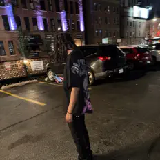 Dengarkan iroto, tonton video musik, baca bio, lihat tanggal tur & lainnya!