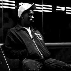 Poslechněte si interpreta Davies, sledujte hudební videa, přečtěte si životopis, podívejte se na data turné a další informace.