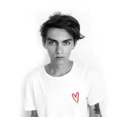 Écoutez ИКОТА, regardez des vidéoclips, lisez la biographie, consultez les dates de tournée et plus encore !