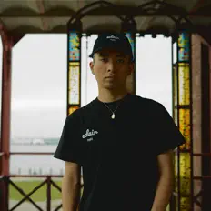 J Gryphinを聴いたり、ミュージックビデオを鑑賞したり、経歴やツアー日程などを確認したりしましょう！