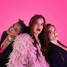 Poslechněte si interpreta Adelyne, sledujte hudební videa, přečtěte si životopis, podívejte se na data turné a další informace.