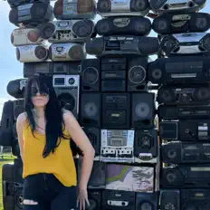 Dengarkan M.A.Y., tonton video musik, baca bio, lihat tanggal tur & lainnya!