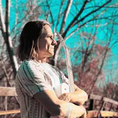 Sunburnt Sky सुनें, म्यूज़िक वीडियो देखें, बायो पढ़ें, दौरे की तारीखें और बहुत कुछ देखें!