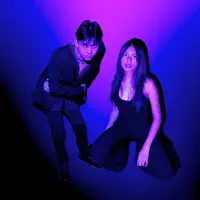 聆聽 undefined、觀看音樂影片、閱讀小傳、查看巡演日期等！