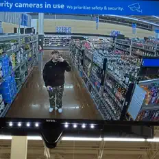 聆聽 Amador、觀看音樂影片、閱讀小傳、查看巡演日期等！