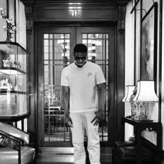 聆聽 Uptown S、觀看音樂影片、閱讀小傳、查看巡演日期等！