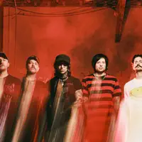 Ascolta undefined, guarda video musicali, leggi la biografia, vedi le date del tour & altro!
