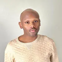 Poslechněte si interpreta undefined, sledujte hudební videa, přečtěte si životopis, podívejte se na data turné a další informace.