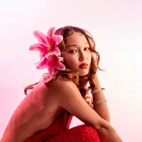 undefined을(를) 듣고, 뮤직 비디오를 보고, 약력을 읽고, 투어 일정 등을 확인하세요!