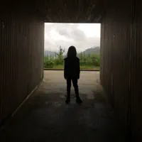 聆聽 undefined、觀看音樂影片、閱讀小傳、查看巡演日期等！