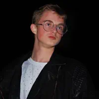 undefined: песни, клипы, биография, даты выступлений и многое другое.