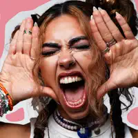 undefined을(를) 듣고, 뮤직 비디오를 보고, 약력을 읽고, 투어 일정 등을 확인하세요!