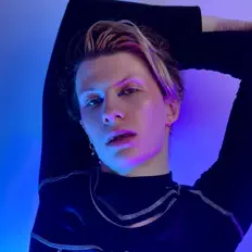 Dengarkan Robin Villers, tonton video musik, baca bio, lihat tanggal tur & lainnya!