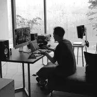 Escucha a undefined, mira videos musicales, lee su biografía, consulta las fechas de las gira y más.