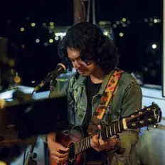 Écoutez Arief S. Pramono, regardez des vidéoclips, lisez la biographie, consultez les dates de tournée et plus encore !