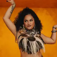 Ouve undefined, vê vídeos de música, lê a biografia, vê as datas da digressão e muito mais!