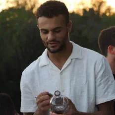 Ouve Dr J, vê vídeos de música, lê a biografia, vê as datas da digressão e muito mais!