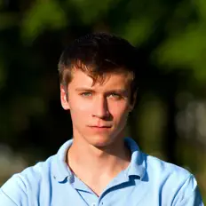 Yoga Connect+を聴いたり、ミュージックビデオを鑑賞したり、経歴やツアー日程などを確認したりしましょう！