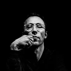 Ouve Bill Laurance, vê vídeos de música, lê a biografia, vê as datas da digressão e muito mais!