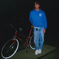 Dengarkan Joshua Floyd, tonton video musik, baca bio, lihat tanggal tur & lainnya!