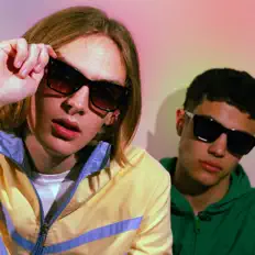 Poslechněte si interpreta The Parallels, sledujte hudební videa, přečtěte si životopis, podívejte se na data turné a další informace.