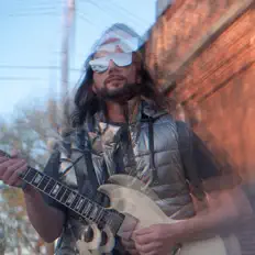 Ascolta Obviously Offbeat, guarda video musicali, leggi la biografia, vedi le date del tour & altro!