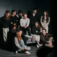 Ouve undefined, vê vídeos de música, lê a biografia, vê as datas da digressão e muito mais!