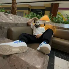 @heyynoir을(를) 듣고, 뮤직 비디오를 보고, 약력을 읽고, 투어 일정 등을 확인하세요!