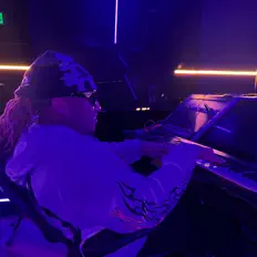 聆聽 HerbMadeThisBeat、觀看音樂影片、閱讀小傳、查看巡演日期等！