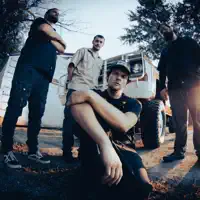 undefined을(를) 듣고, 뮤직 비디오를 보고, 약력을 읽고, 투어 일정 등을 확인하세요!