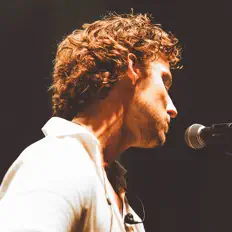 Escucha a Pözzi, mira videos musicales, lee su biografía, consulta las fechas de las gira y más.