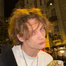 Écoutez vienskiy, regardez des vidéoclips, lisez la biographie, consultez les dates de tournée et plus encore !