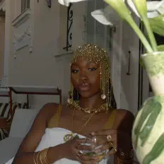 Ακούστε περιεχόμενο από D Juno, παρακολουθήστε μουσικά βίντεο, διαβάστε το βιογραφικό, δείτε ημερομηνίες περιοδείας, και πολλά ακόμη!