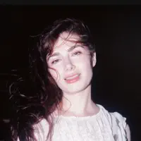 Escucha a undefined, mira videos musicales, lee su biografía, consulta las fechas de las gira y más.