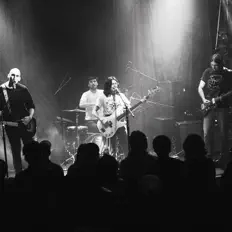 收听 Aluminum、观看音乐视频、阅读小传、查看巡演日期等 ！