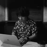 undefined을(를) 듣고, 뮤직 비디오를 보고, 약력을 읽고, 투어 일정 등을 확인하세요!