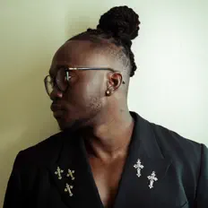 SAINTBLVKを聴いたり、ミュージックビデオを鑑賞したり、経歴やツアー日程などを確認したりしましょう！