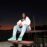 undefinedを聴いたり、ミュージックビデオを鑑賞したり、経歴やツアー日程などを確認したりしましょう！