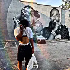 Ακούστε περιεχόμενο από YA, παρακολουθήστε μουσικά βίντεο, διαβάστε το βιογραφικό, δείτε ημερομηνίες περιοδείας, και πολλά ακόμη!