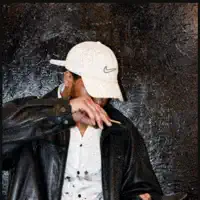 Ouça undefined, assista a videoclipes, leia a biografia, veja as datas das turnês e mais!