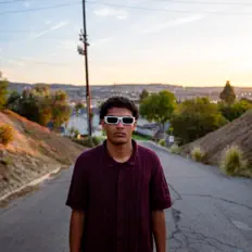 Escucha a Razo, mira vídeos musicales, lee la biografía, consulta fechas de giras y mucho más.