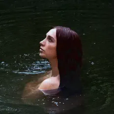 聆聽 Anna Graves、觀看音樂影片、閱讀小傳、查看巡演日期等！