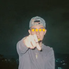 Luister naar NINIROSSE, bekijk muziekvideo's, lees de bio, bekijk de tourdata, en meer!