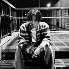 Ouve Motoki, vê vídeos de música, lê a biografia, vê as datas da digressão e muito mais!