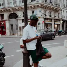 Dengarkan Braddo, tonton video musik, baca bio, lihat tanggal tur & lainnya!